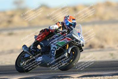 media/Dec-07-2025-CVMA (Sun) [[3e7d2de5dc]]/Race 18-Formula Twins-Formula 40 UL/